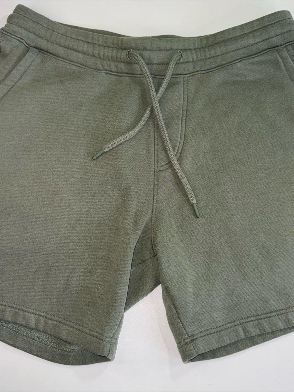 Hollister Shorts Mens L olive green Sweat Drawstring Pockets Embroidered Logo